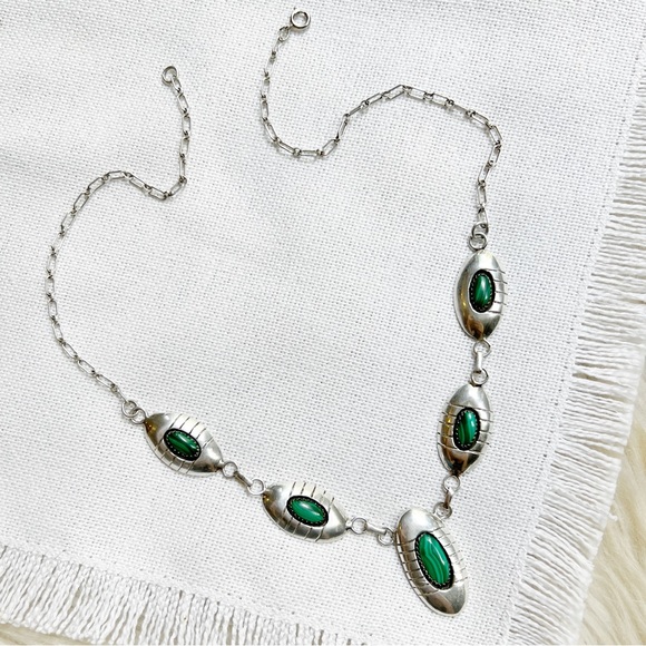 Vintage NATIVE Southwestern Malachite & Sterling Silver Shadowbox Necklace - Picture 10 of 10